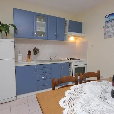 Apartment Zoki - Great Location Close To The Sea